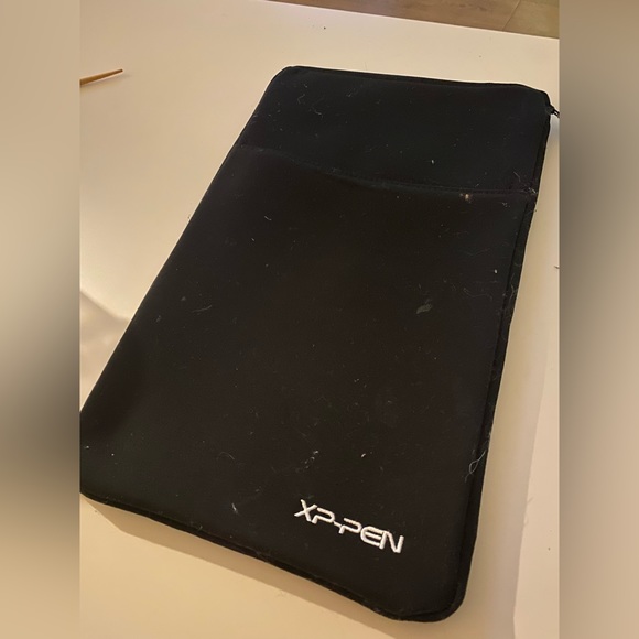 XP-PEN Artist12 11.6 Inch FHD Drawing Monitor with Battery-Free Pen and case - Picture 4 of 5